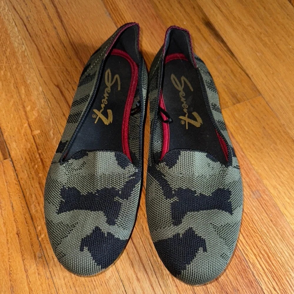 ❄️Seven7 women's Camouflage‎ Slip-On Shoes size 8